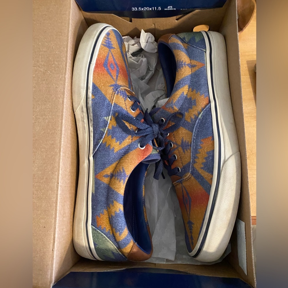 Polo Ralph Lauren canvas sneaker aztec print M size 11